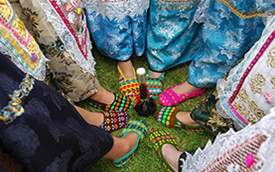 papucsos lábak